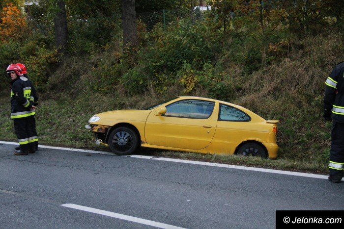 pijana-kobieta-wjechaa-do-rowu-na-krajowej-trojce-foto-65625