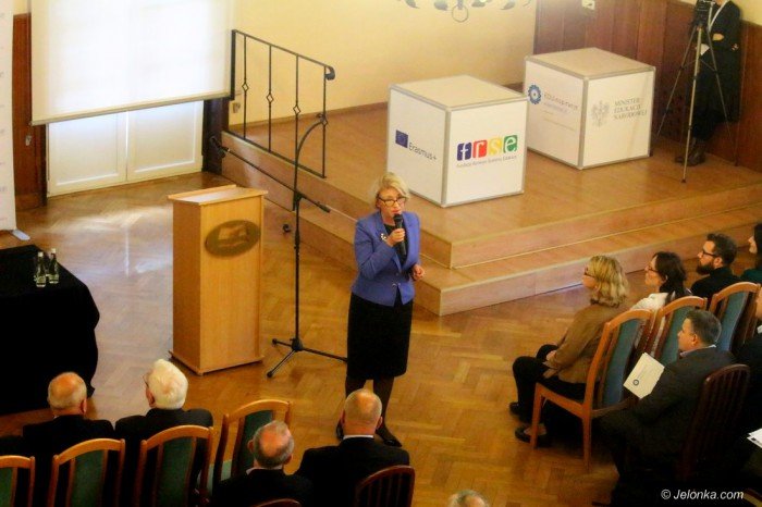 konferencja-o-zmianach-i-mozliwosciach-w-oswiacie-foto-65649