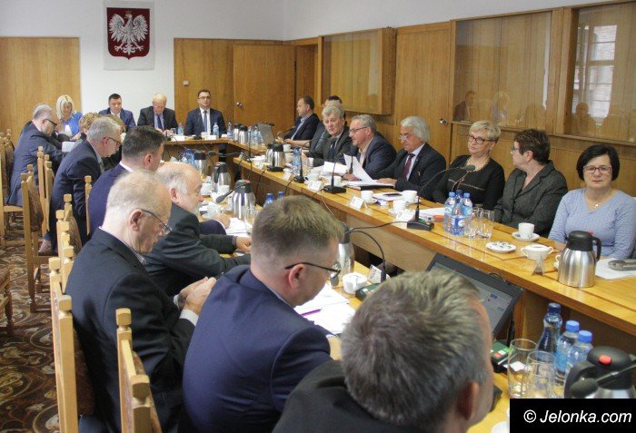 sesja-w-powiecie-kowary-przejey-liceum-foto-65697