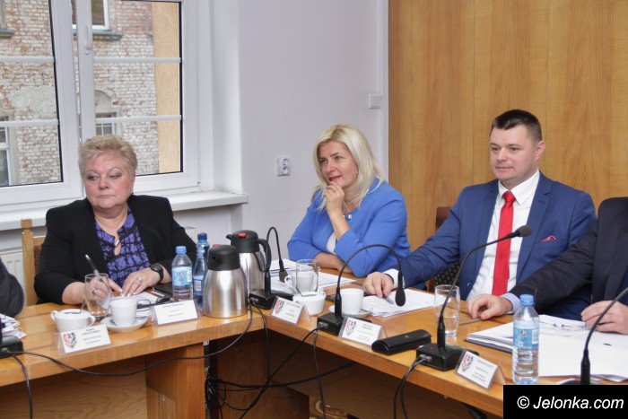 sesja-w-powiecie-kowary-przejey-liceum-foto-65697
