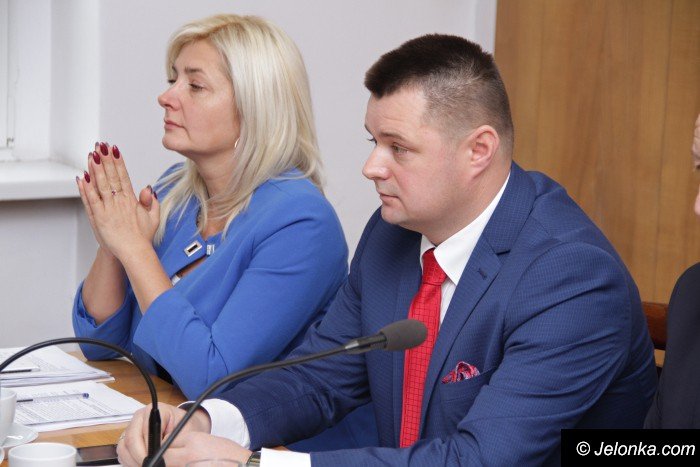 sesja-w-powiecie-kowary-przejey-liceum-foto-65697