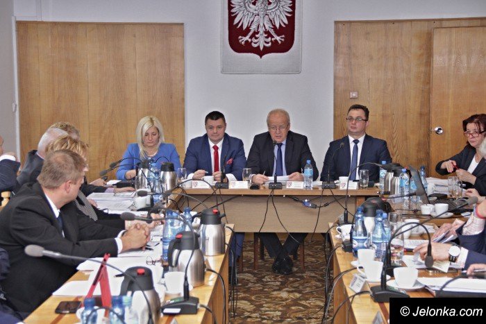 sesja-w-powiecie-kowary-przejey-liceum-foto-65697