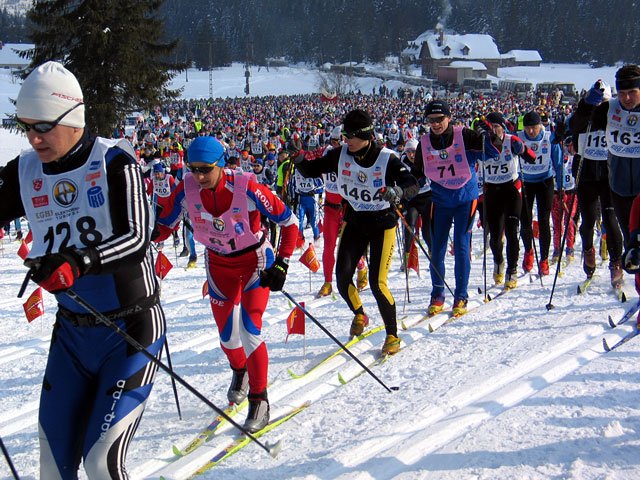 Sporym utrudnieniem będą zatory drogowe.