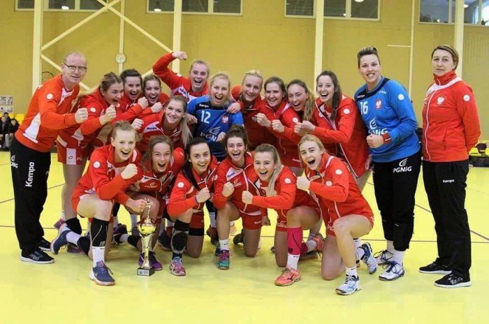 natalia-janas-trafia-w-kadrze-polski-65785