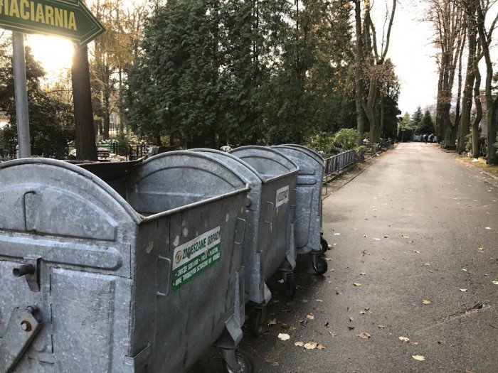 sprzatanie-na-jeleniogorskich-nekropoliach-foto-65792