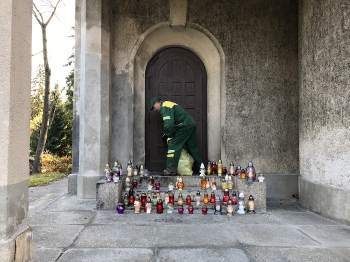 sprzatanie-na-jeleniogorskich-nekropoliach-foto-65792