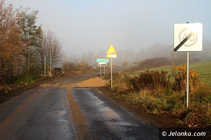 zamknieta-droga-jezow-sudeckiczernica-foto-65876
