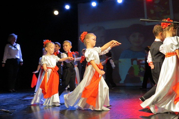 przedszkolaki-w-pieknym-przegladzie-patriotycznym-foto-65923