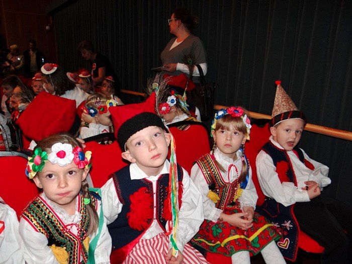 przedszkolaki-w-pieknym-przegladzie-patriotycznym-foto-65923