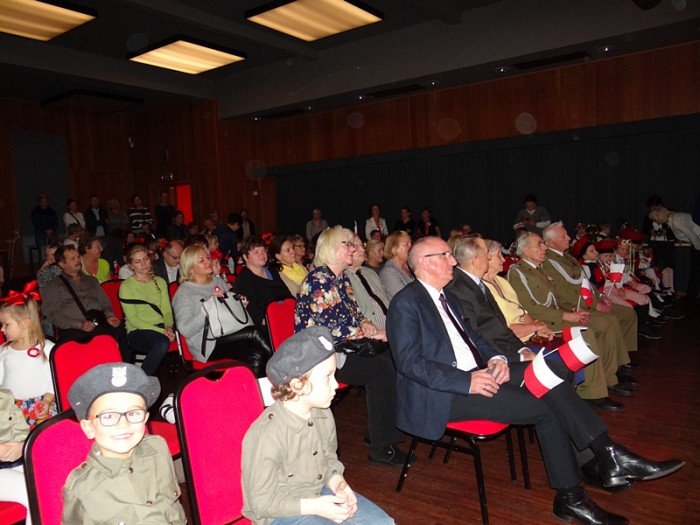 przedszkolaki-w-pieknym-przegladzie-patriotycznym-foto-65923