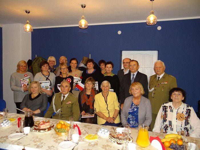 przedszkolaki-w-pieknym-przegladzie-patriotycznym-foto-65923