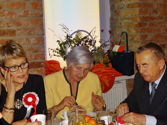 przedszkolaki-w-pieknym-przegladzie-patriotycznym-foto-65923