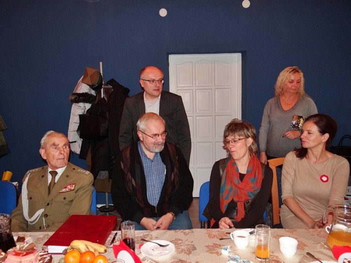 przedszkolaki-w-pieknym-przegladzie-patriotycznym-foto-65923