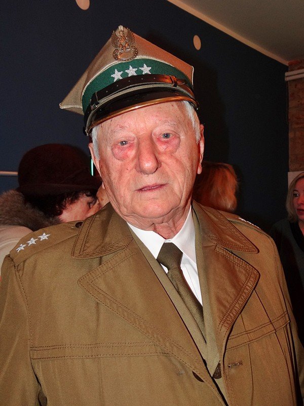 przedszkolaki-w-pieknym-przegladzie-patriotycznym-foto-65923