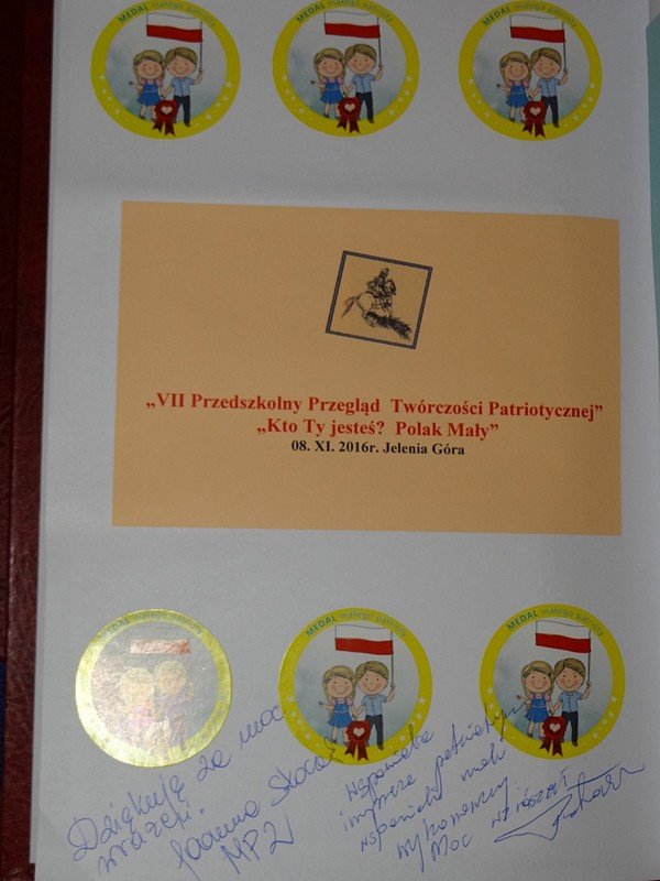 przedszkolaki-w-pieknym-przegladzie-patriotycznym-foto-65923
