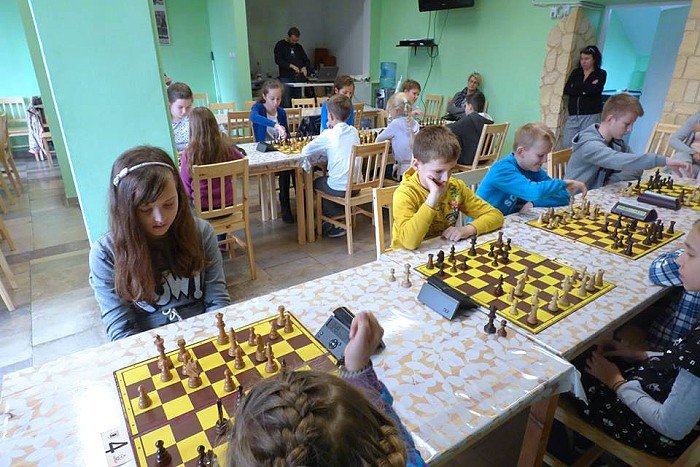 w-turniejach-mosu-rywalizowali-siatkarze-i-szachisci-foto-65928