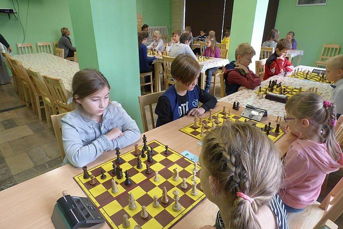 w-turniejach-mosu-rywalizowali-siatkarze-i-szachisci-foto-65928