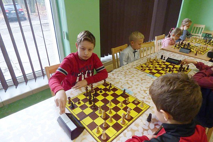 w-turniejach-mosu-rywalizowali-siatkarze-i-szachisci-foto-65928