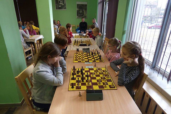 w-turniejach-mosu-rywalizowali-siatkarze-i-szachisci-foto-65928