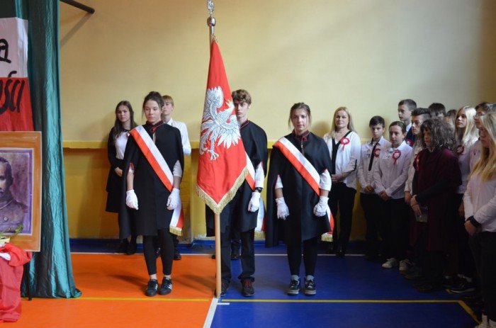 patriotycznie-rowniez-w-jedynce-foto-65959