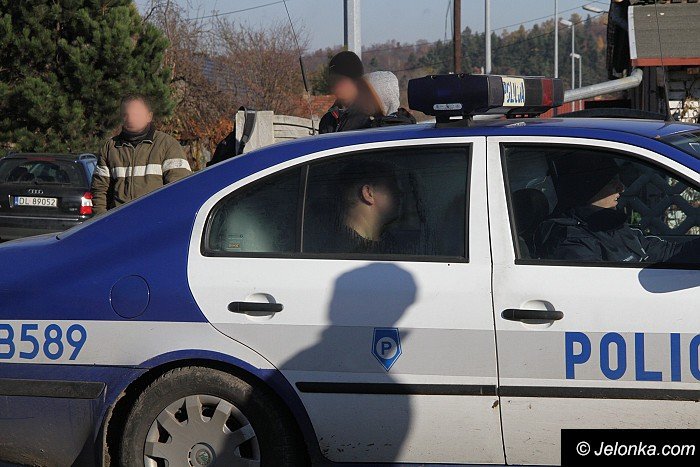 nie-chcia-wpuscic-komornika-grozi-siekiera-i-wysadzeniem-domu-foto-65961
