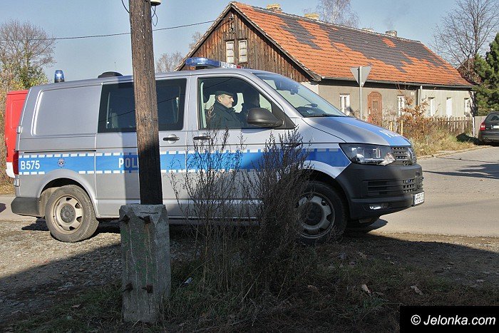 nie-chcia-wpuscic-komornika-grozi-siekiera-i-wysadzeniem-domu-foto-65961