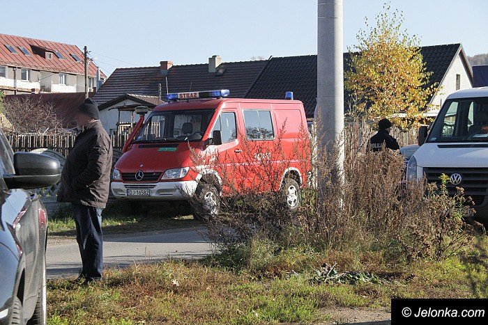 nie-chcia-wpuscic-komornika-grozi-siekiera-i-wysadzeniem-domu-foto-65961
