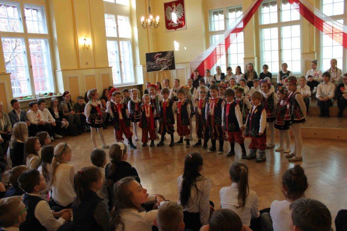 patriotycznie-i-z-przytupem-w-sp-2-foto-65977