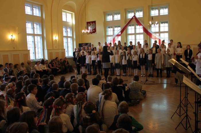 patriotycznie-i-z-przytupem-w-sp-2-foto-65977