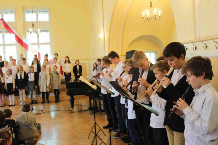 patriotycznie-i-z-przytupem-w-sp-2-foto-65977
