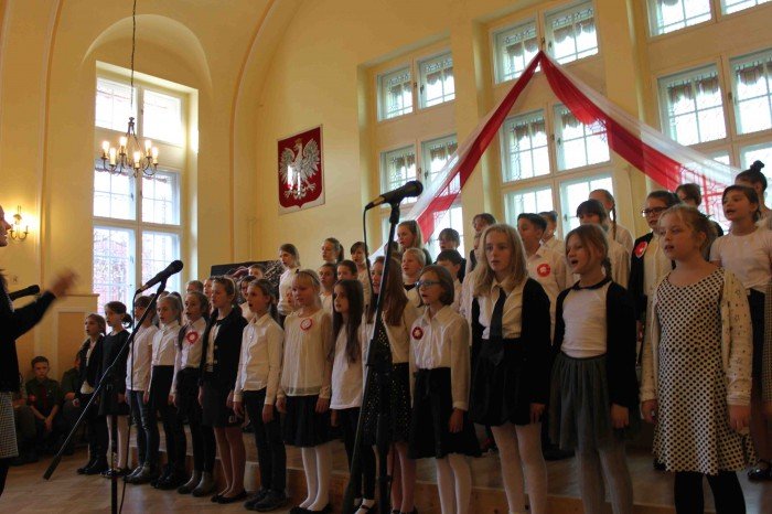 patriotycznie-i-z-przytupem-w-sp-2-foto-65977