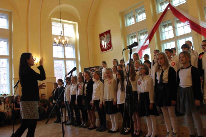 patriotycznie-i-z-przytupem-w-sp-2-foto-65977