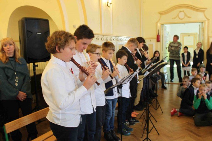 patriotycznie-i-z-przytupem-w-sp-2-foto-65977