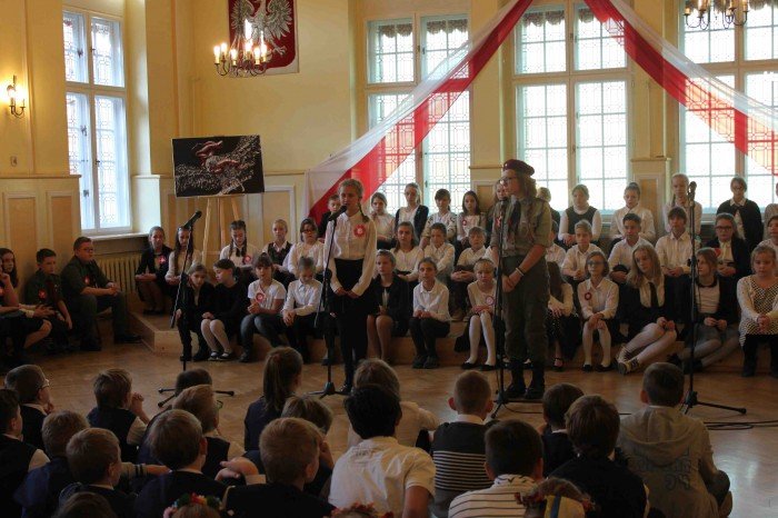 patriotycznie-i-z-przytupem-w-sp-2-foto-65977