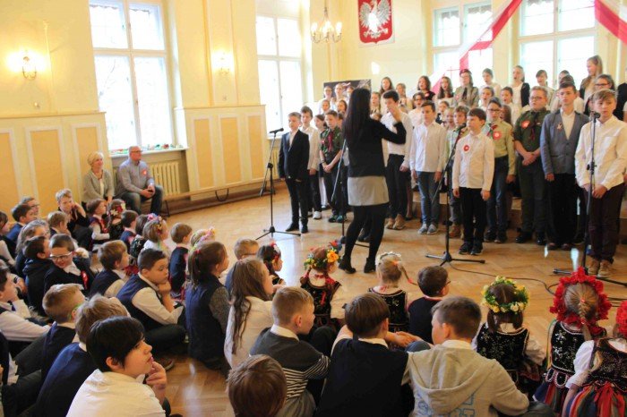 patriotycznie-i-z-przytupem-w-sp-2-foto-65977