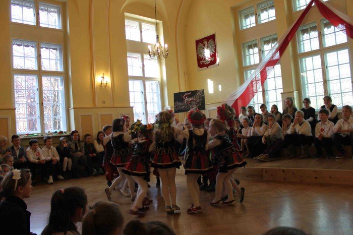 patriotycznie-i-z-przytupem-w-sp-2-foto-65977