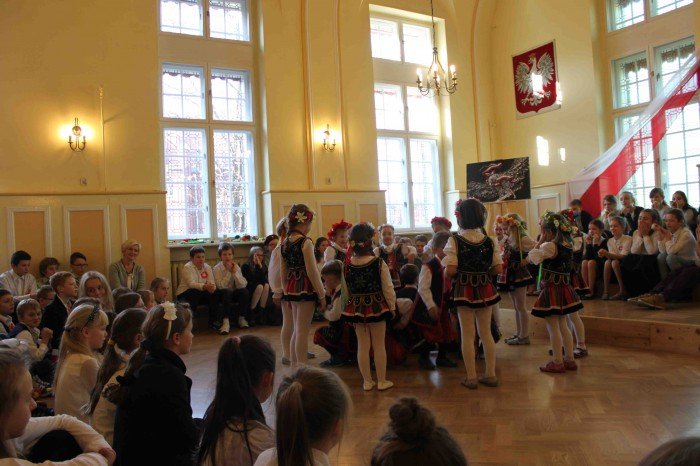 patriotycznie-i-z-przytupem-w-sp-2-foto-65977