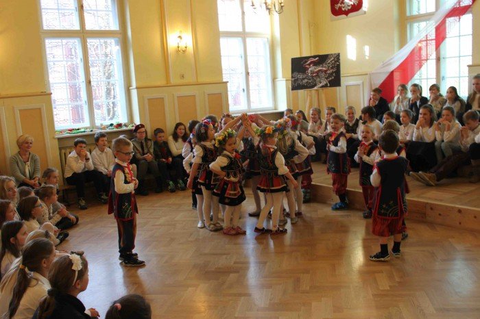 patriotycznie-i-z-przytupem-w-sp-2-foto-65977