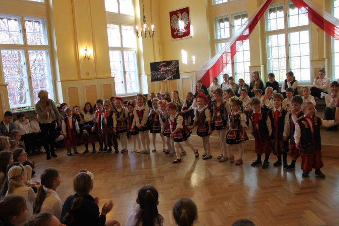 patriotycznie-i-z-przytupem-w-sp-2-foto-65977