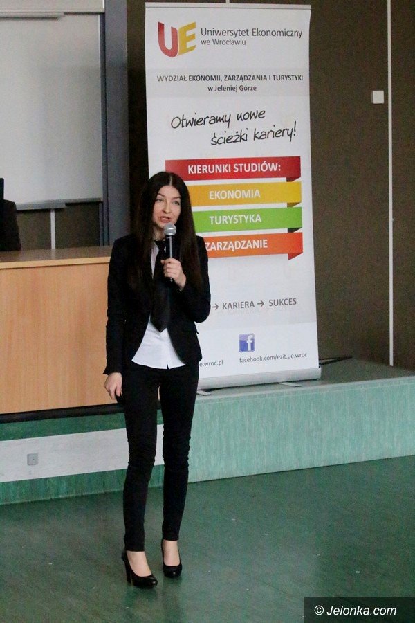 uniwersytet-ekonomiczny-kusi-maturzystow-foto-65996