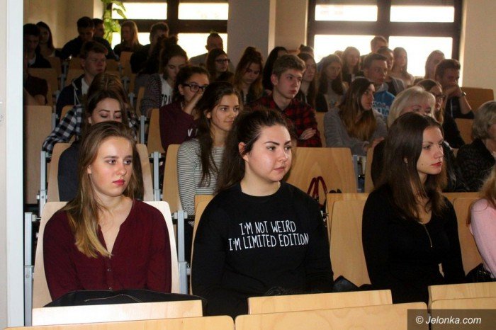 uniwersytet-ekonomiczny-kusi-maturzystow-foto-65996