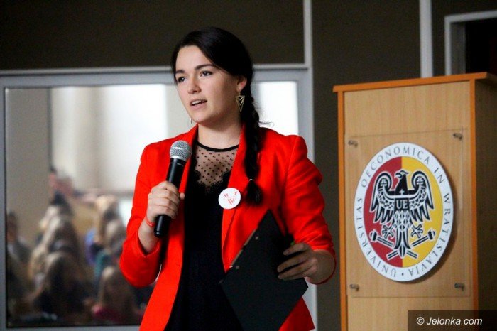 uniwersytet-ekonomiczny-kusi-maturzystow-foto-65996