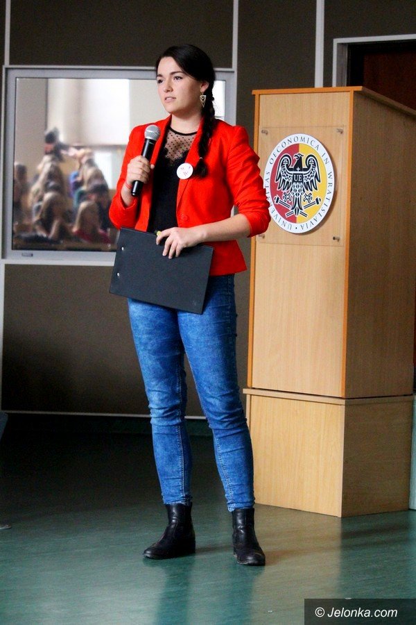 uniwersytet-ekonomiczny-kusi-maturzystow-foto-65996