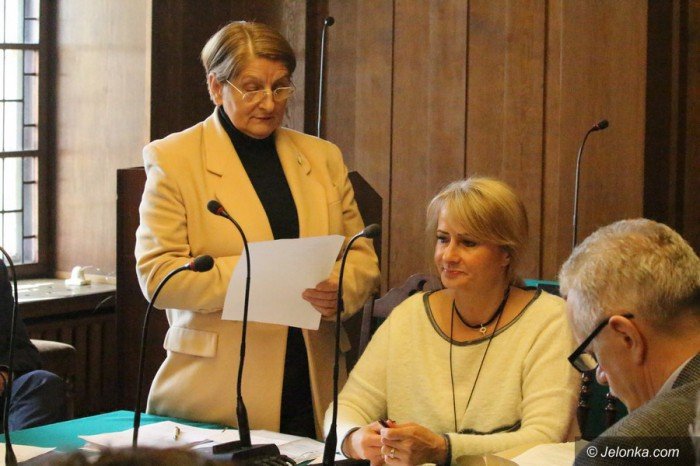komisja-oswiaty-wsuchaa-sie-w-gosy-ksiegowych-foto-65997