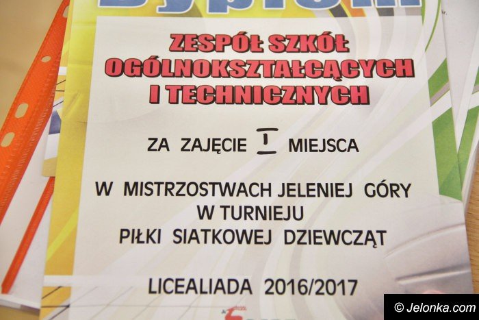 siatkarki-ze-sniadeckiego-wygray-turniej-foto-66031