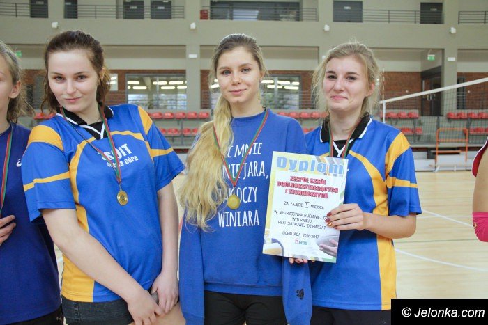siatkarki-ze-sniadeckiego-wygray-turniej-foto-66031