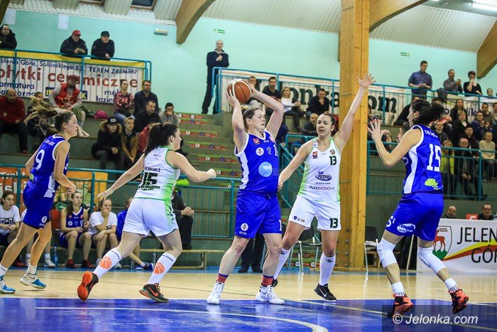 koszykarki-ponownie-pokazay-charakter-foto-66070