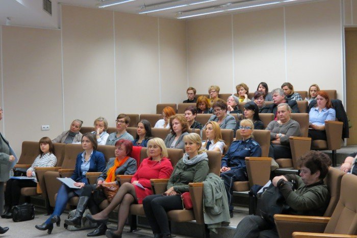 debata-o-bezpieczenstwie-dziecka-w-ksiaznicy-karkonoskiej-foto-66137