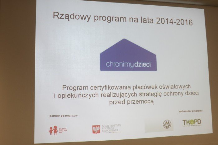 debata-o-bezpieczenstwie-dziecka-w-ksiaznicy-karkonoskiej-foto-66137