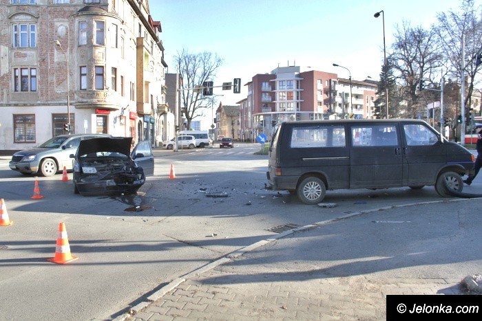kolizja-na-skrzyzowaniu-ulic-w-pola-i-1-maja-foto-66206
